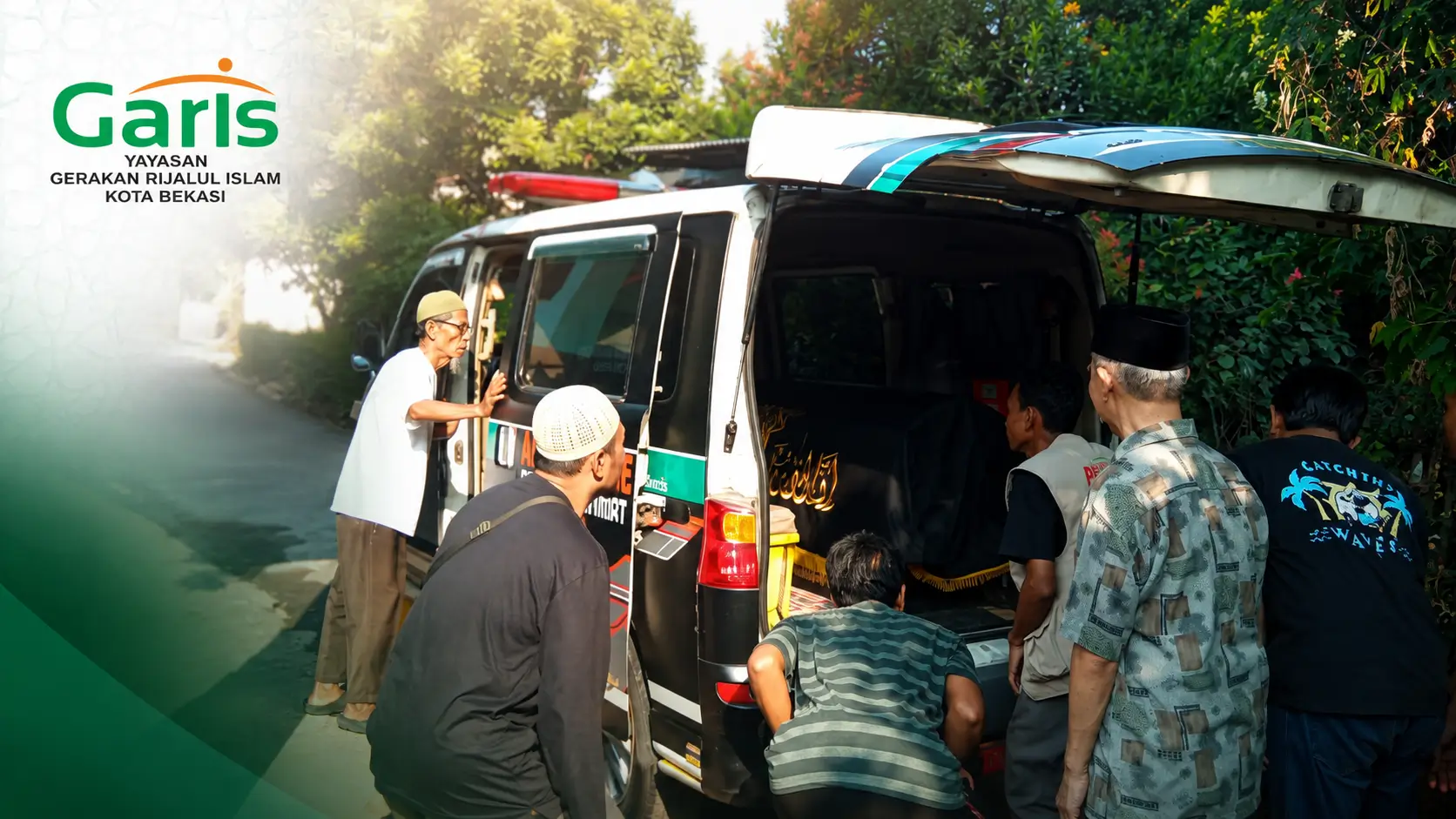 Wujud Kepedulian Sosial, Tim Ambulance Garis Antar Jenazah Almarhumah Djumrotun Menuju Kendal